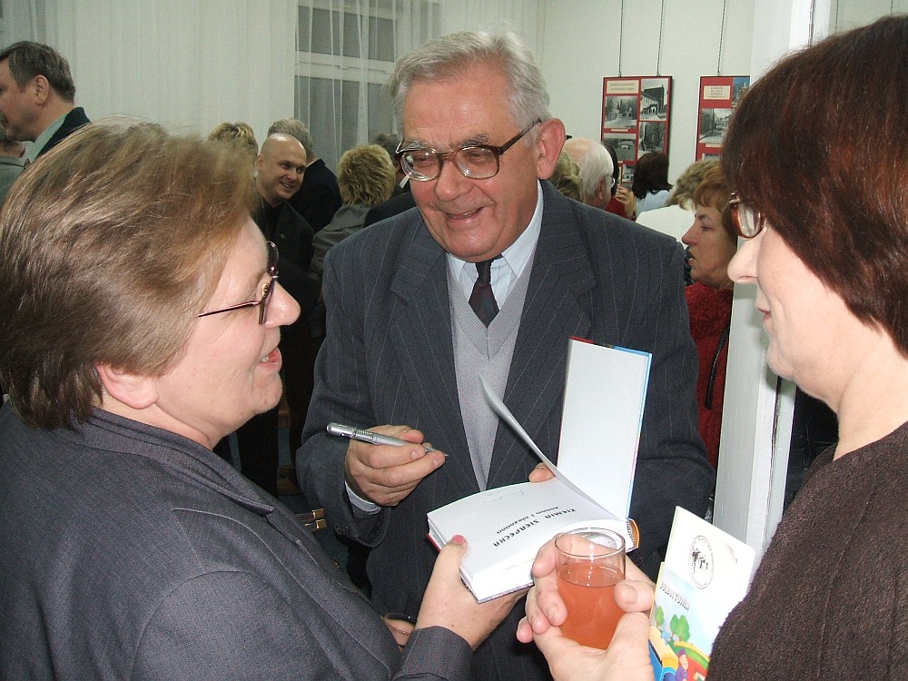 Delegacja Urzdu Gminy Sierpc.<BR>Od lewej: Przewodniczcy Rady Gminy, Krzysztof Oleksiak; Sekretarz UG, Barbara Gumiska.