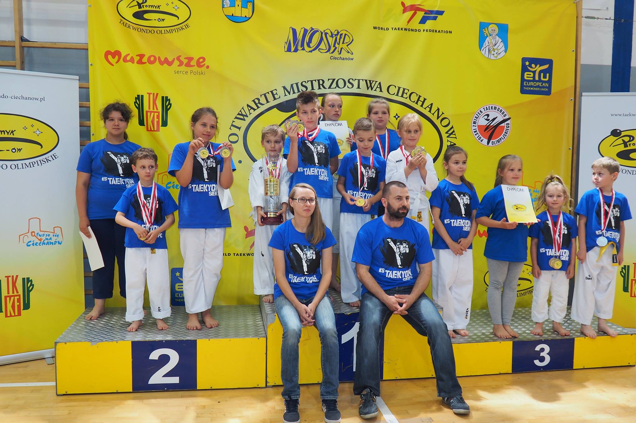 Otwarte Mistrzostwa Ciechanowa w Taekwondo Olimpijskim dzieci i młodzików w Ciechanowie. Maluchy wróciły z workiem medali, 10.06.2017 r.
