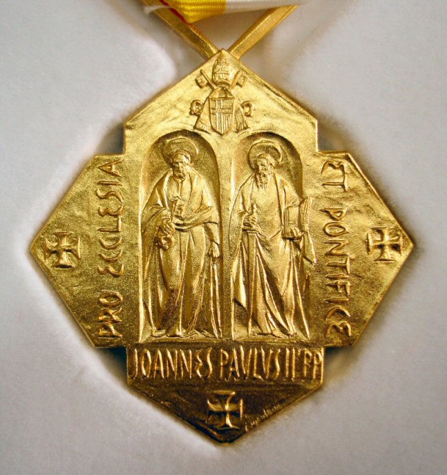 Zoty Medal Papieski Pro Ecclesia et Pontifice, nadany Zenonowi Jankowskiemu