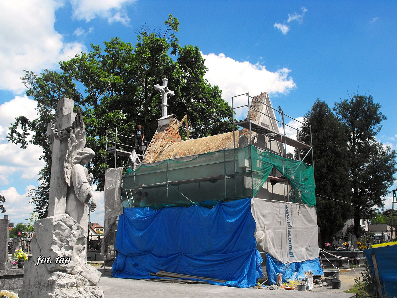 Dawno zapowiadany remont kaplicy na cmentarzu parafialnym w Sierpcu ruszył 