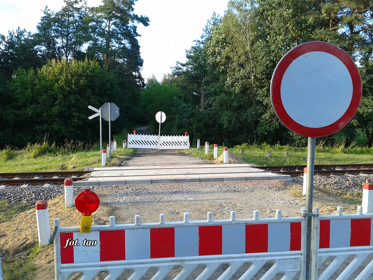 Dawno zapowiadany remont przejazdu kolejowego na ul. Smolnej lub Mieszczk Górny. Tą ulicą (drogą) można w wygodny sposób dojechać do skansenu, 7.07.2016 r.