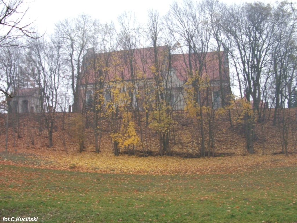 klasztor jesieni