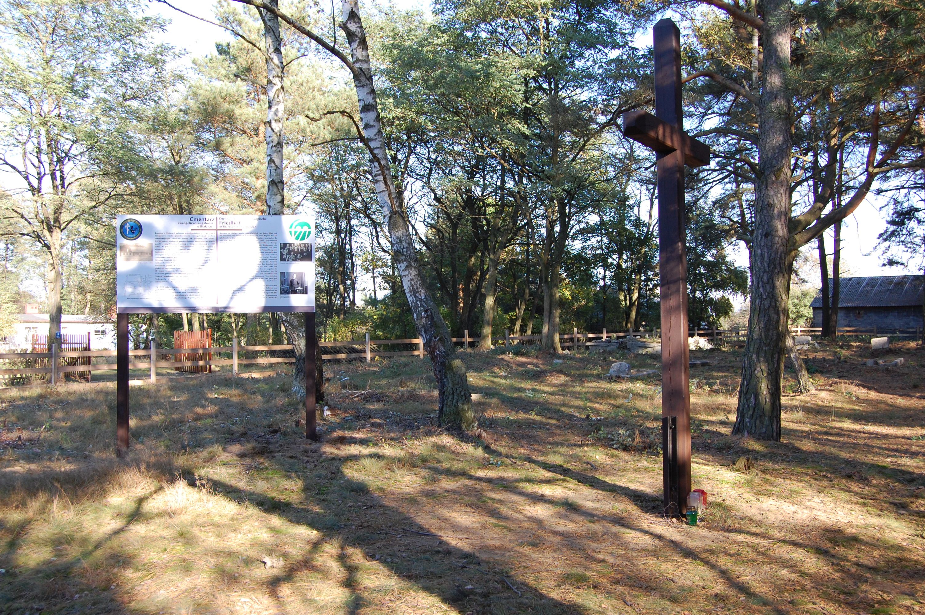 Odnowiony cmentarz w Białasach, 16.10.2011 r.