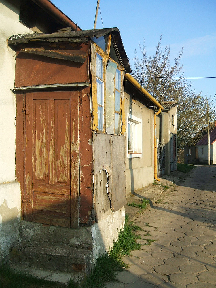 Fragment domu przy ulicy Żwirki i Wigury, kwiecień 2008 r.