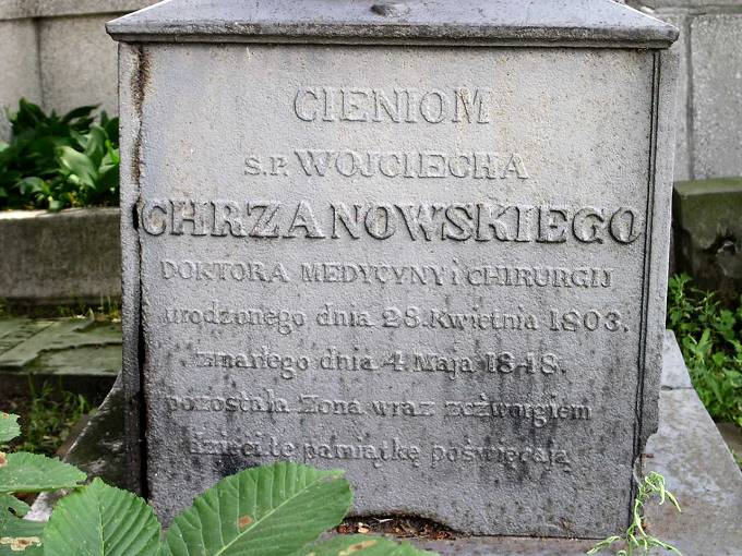 Nagrobek doktora Wojciecha Chrzanowskiego znajdujący się w nastarszej części sierpeckiego cmentarza.