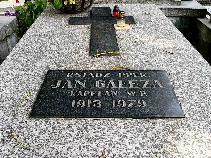 Grb ksidza ppk. Jana Gazy, kapelana Wojska Polskiego.