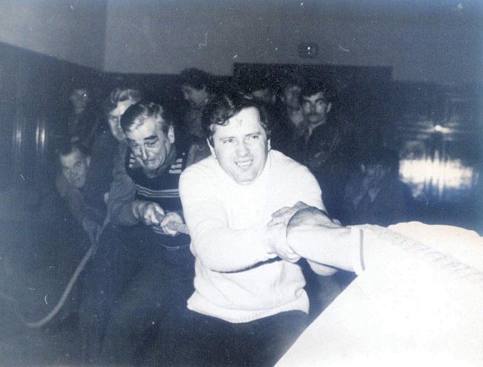 Rok 1984 - Zimowa Spartakiada Zakadw Pracy miasta Sierpca.<BR>Pierwszy  na zdjciu, dyrektor Szkoy Podstawowej nr 3, <B>Jzef Ziemkiewicz</B>. 