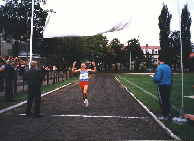 Zwycizca VII Minimaratonu - Mariusz Giyski.