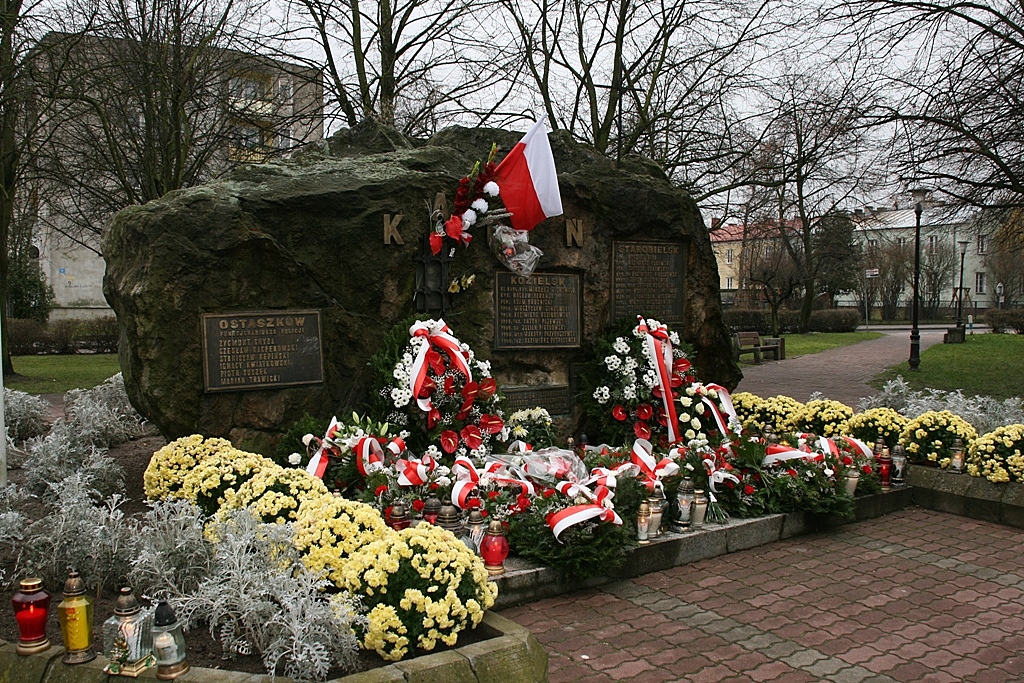 Pomnik Ofiar Katynia w im. Parku Solidarnoci, 11 listopada 2010 r.