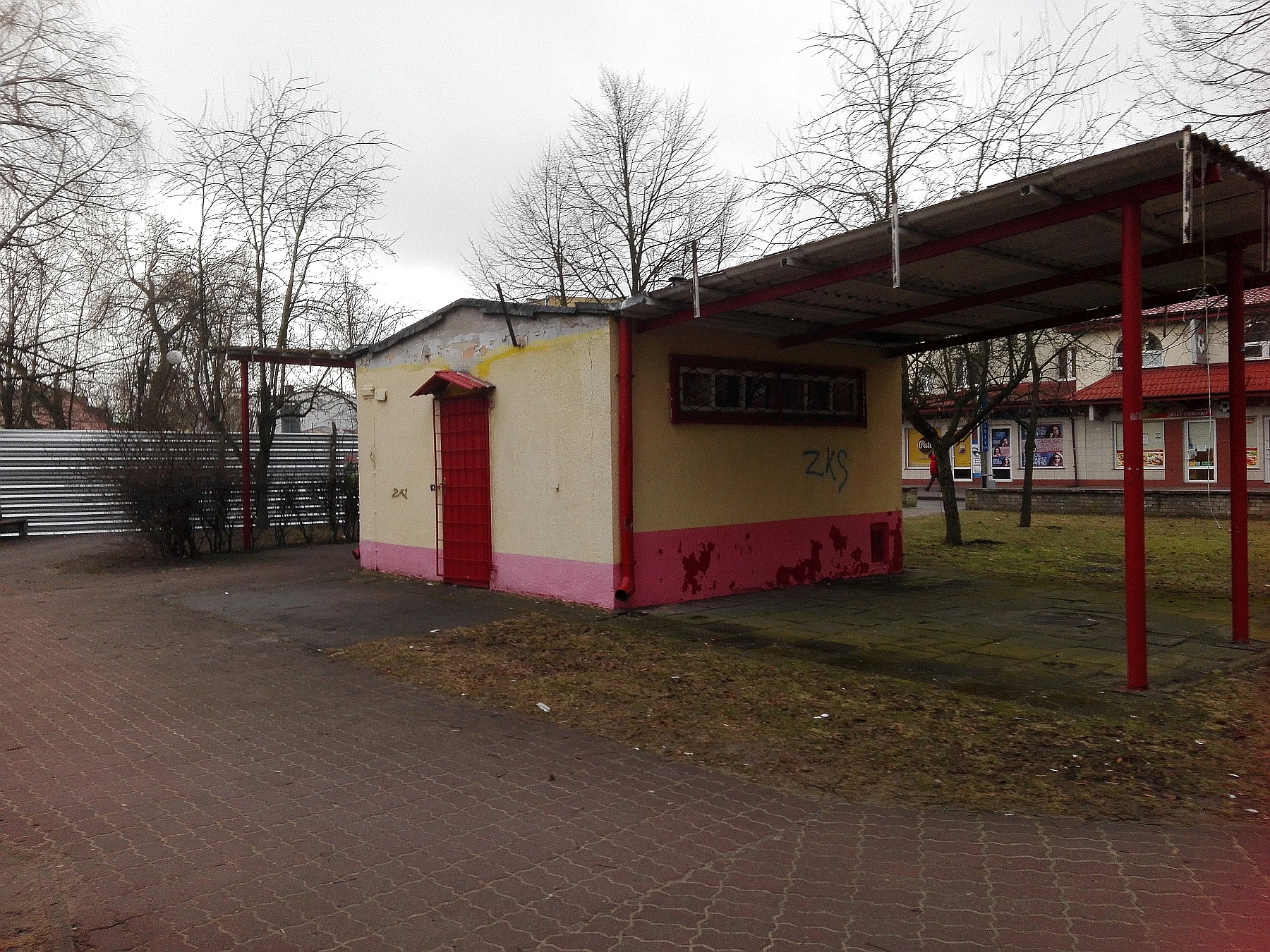 Budynek gastronomiczny na tzw. Jordanku (obecnie Park im. Tadeusz Mirosławskiego)  na chwilę przed rozbiórką, 14.03.2018 r.