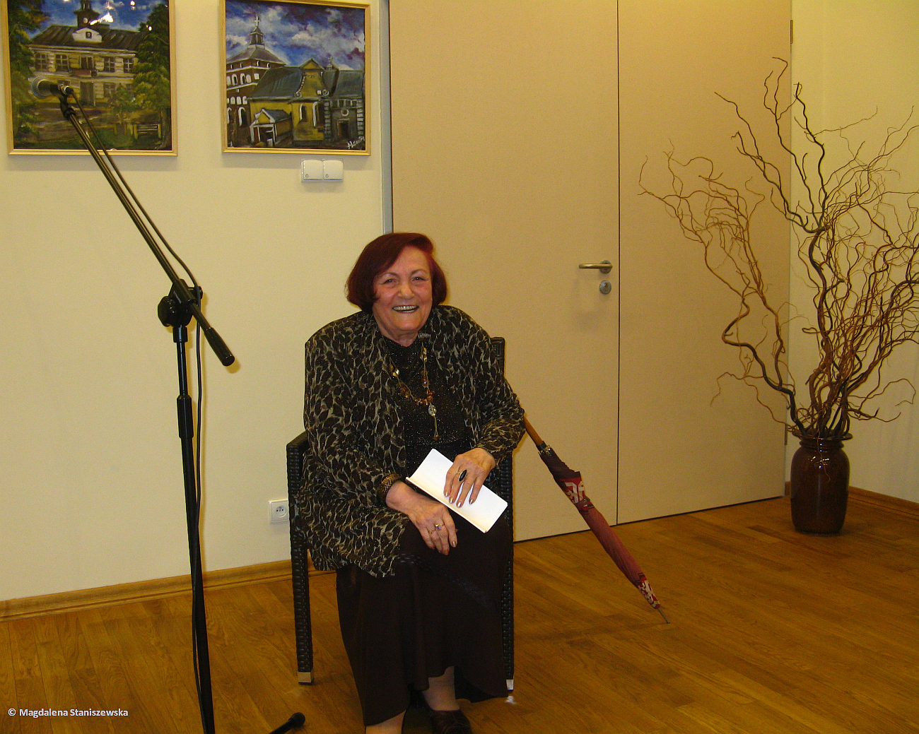Alicja Lemier-Mroczyńska w dniu wernisażu swojej wystawy, 14.04.2014 r.