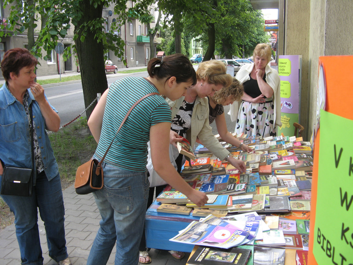 V Kiermasz Wolnych Ksiek zorganizowany przez Miejsk Bibliotek Publiczn w Sierpcu, 28.05.-1.06.2012  r.