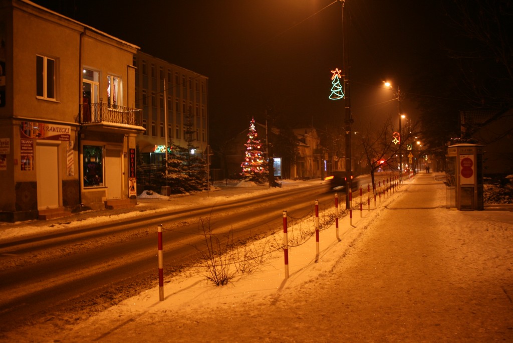 Ulica Piastowska w mroźną noc, 19.12.2009 r.