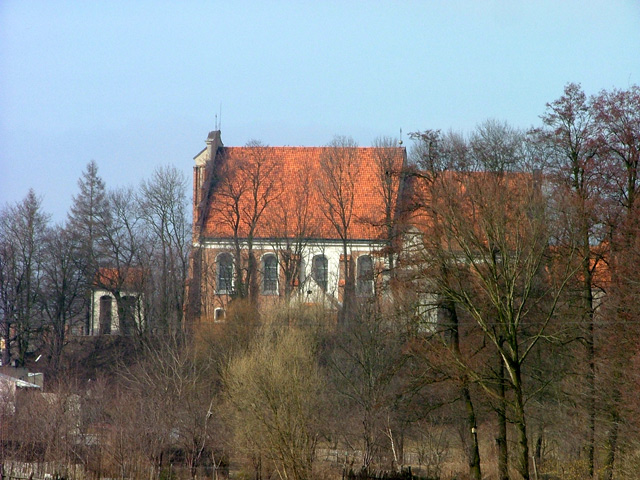 Klasztor wczesną wiosną
