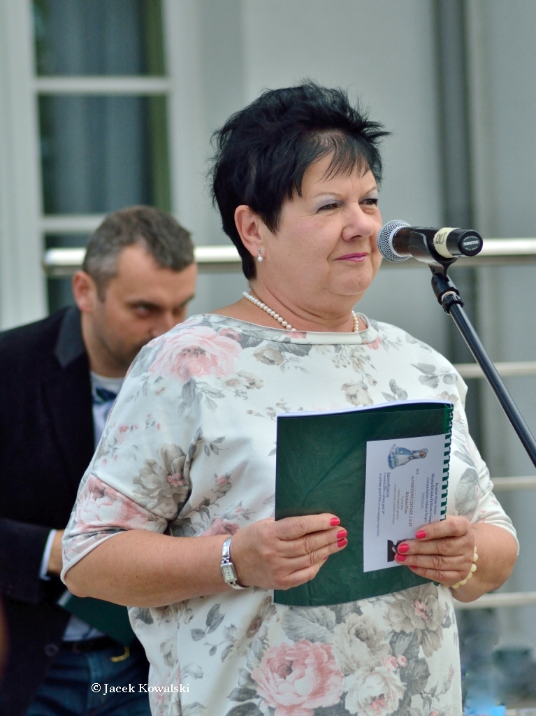 Maria Wiśniewska - dyrektor Miejskiej Biblioteki Publicznej w Sierpcu - w roli prowadzącej Narodowe Czytanie Lalki. Była także, wraz z Ewą Karolewską, autorką scenariusza imprezy.