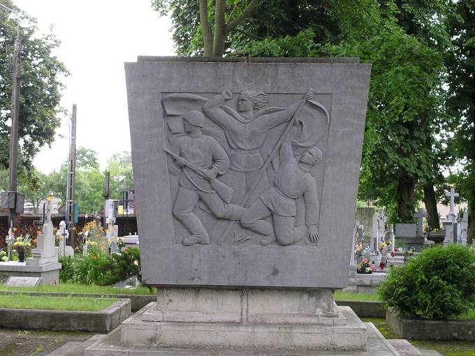 Pomnik na mogile onierzy i partyzantw radzieckich - sierpecki cmentarz.