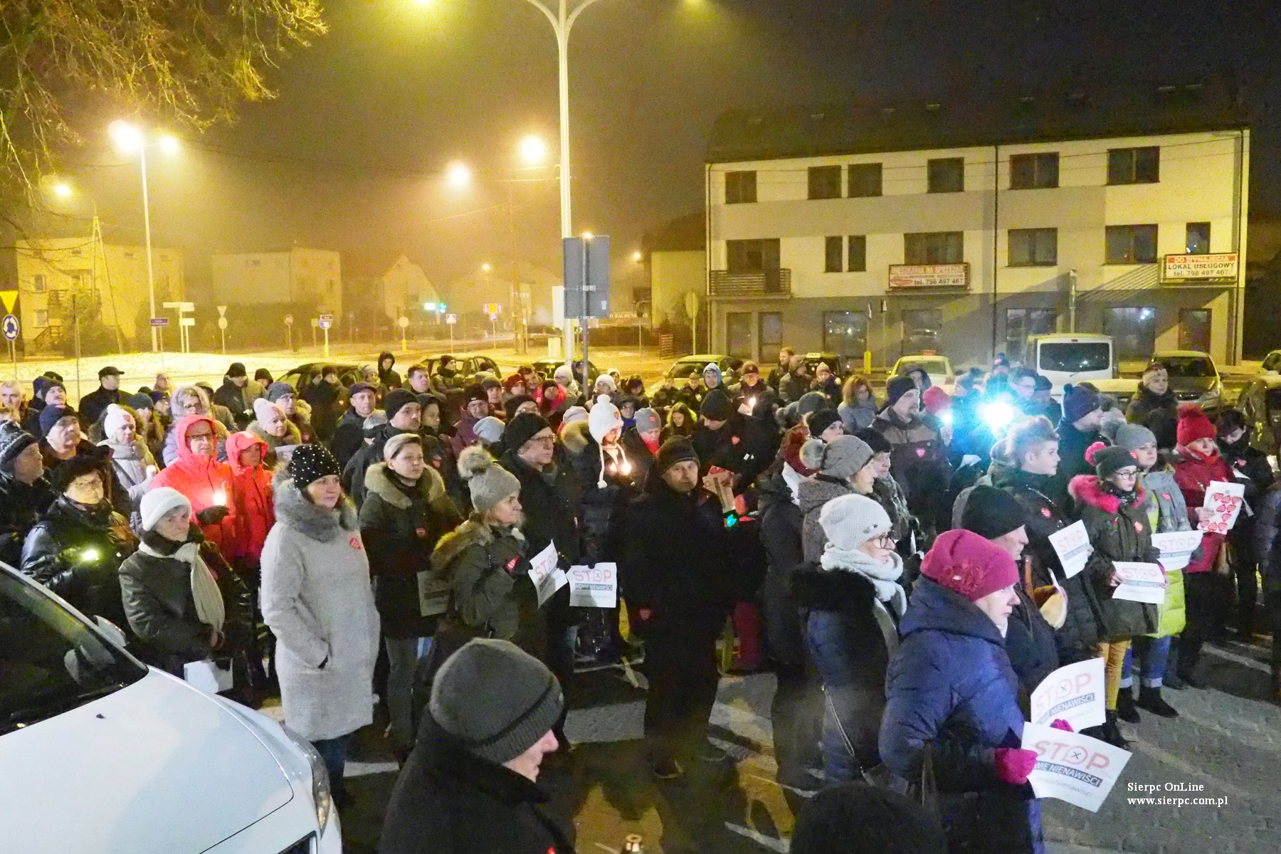 Uczestnicy marszu zebrani przed CKiSz, 20.01.2019 r.