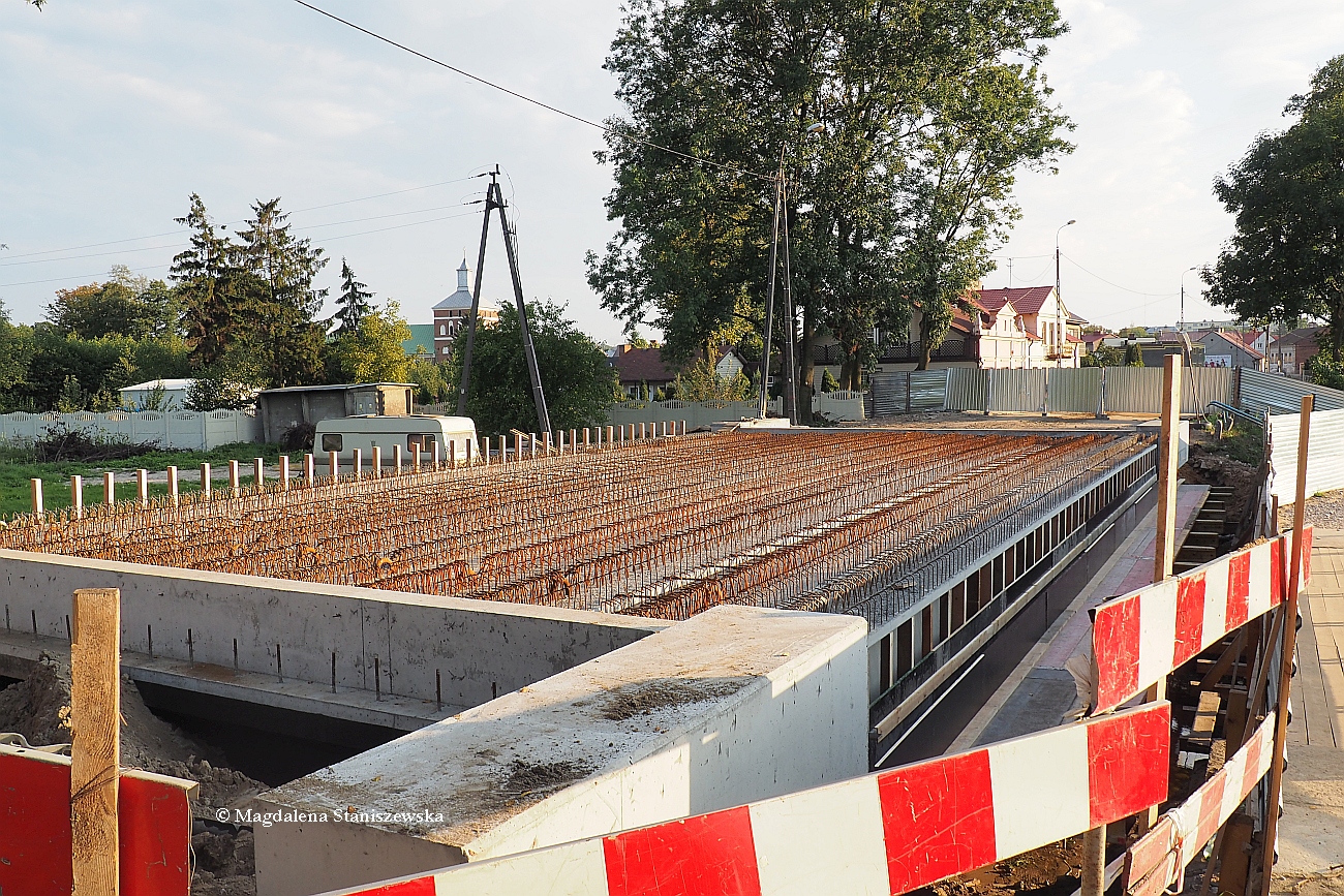 Tak powstaje most przy ul. Wojska Polskiego. Konstrukcja nabiera coraz realniejszych ksztatw, 24.09.2015 r.