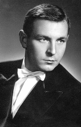 Ryszard Paciorkiewicz (3 IV 1934 r.-29 V 2001 r.)<BR>Sierpecki  kompozytor wiatowej sawy. Bratanek innego znanego kompozytora z Sierpca - Tadeusza Paciorkie­wicza. 