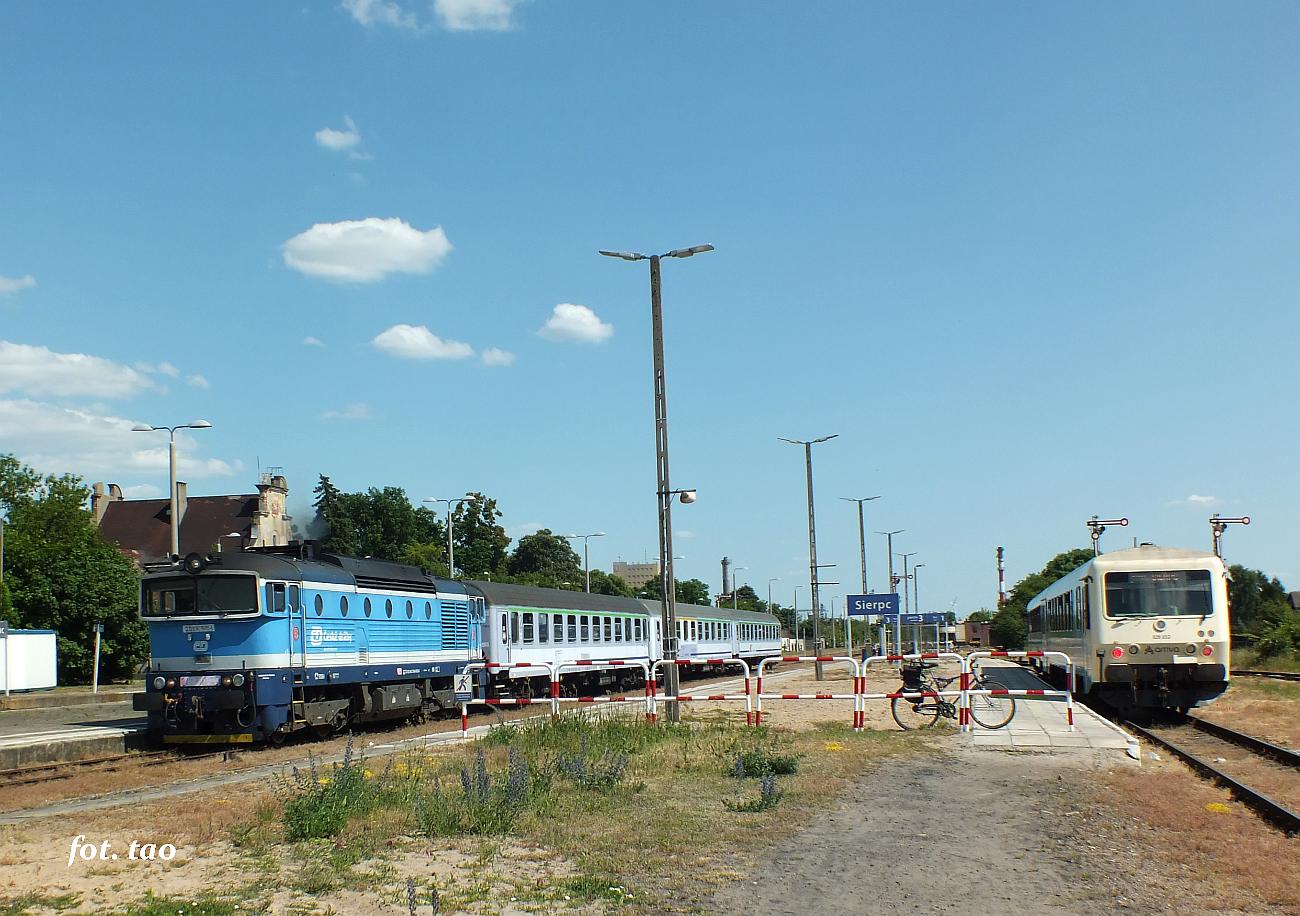 Stacja Sierpc. W peronach zatrzymay si pocigi TLK Flisak do Gdyni i Arriva do Torunia, 5.05.2023 r.