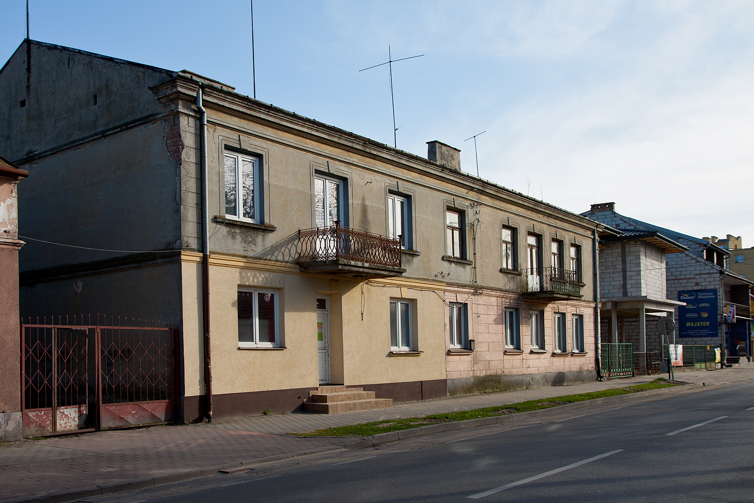 Budynki przy ulicy Piastowskiej, 5.04.2014 r.
