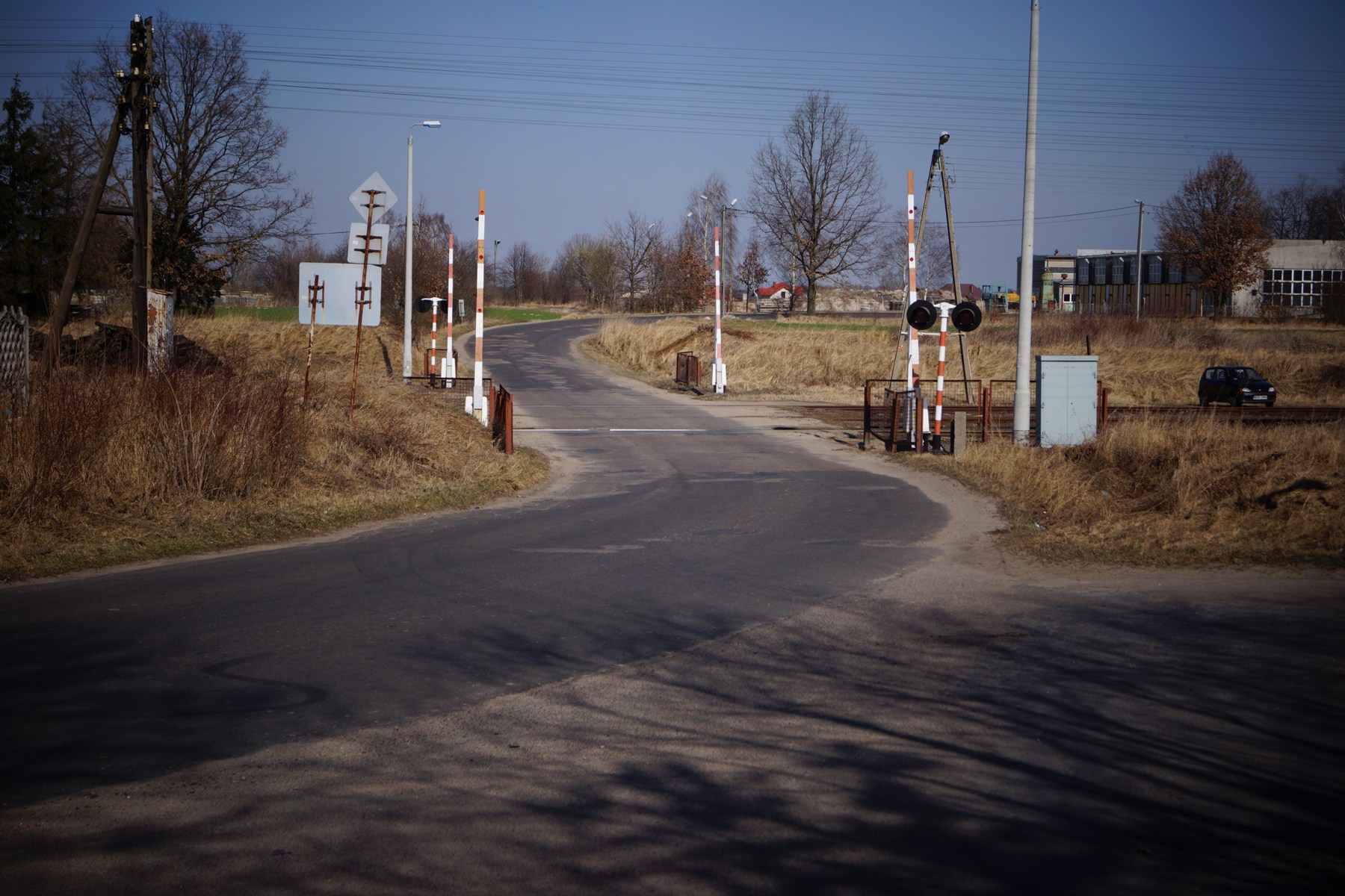 Przejazd kolejowy na drodze do Ligowa, 28.03.2012 r.