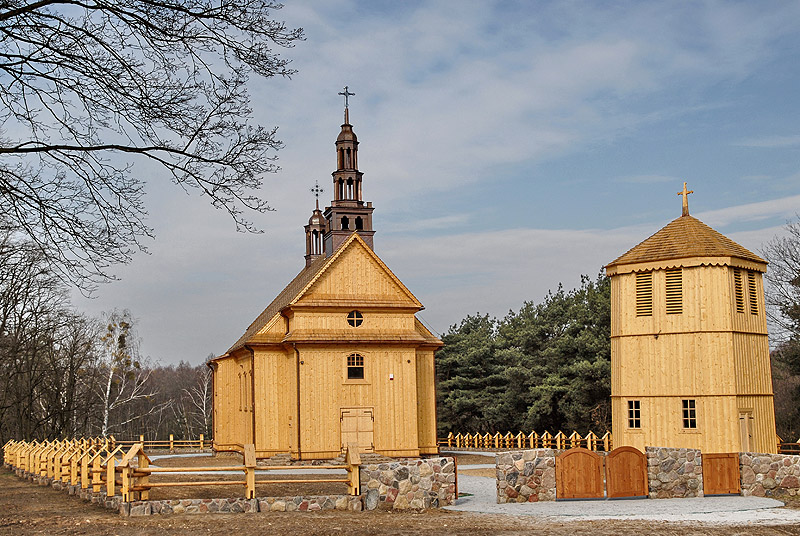 Kościół z Drążdżewa w skansenie.