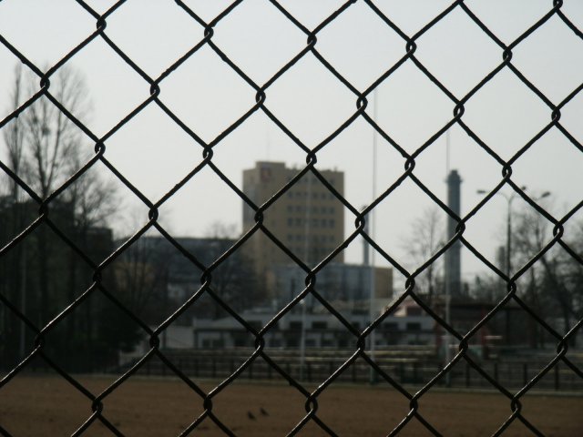Panorama zza siatki stadionu