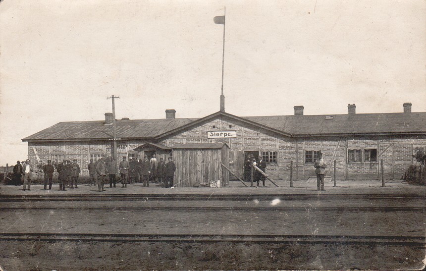 Stacja kolejki wskotorowej w Sierpcu. Fotografia wykonana krtko po zakoczeniu I wojny wiatowej.