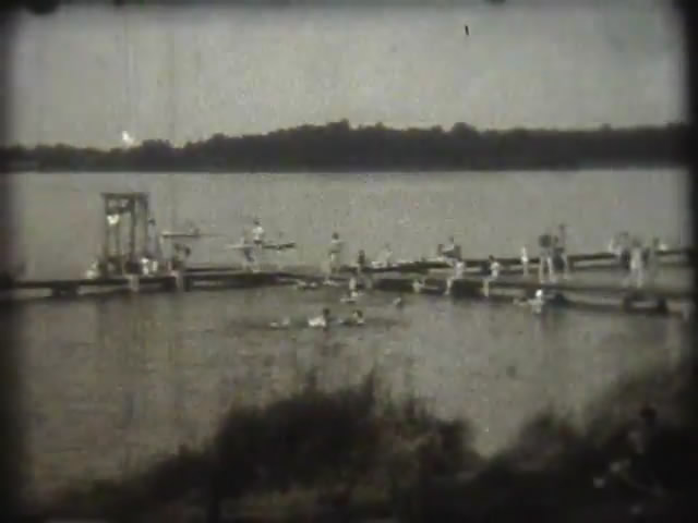 Kadr filmu z 1969 roku ukazującego wypoczynek w ośrodku w Szczutowie.